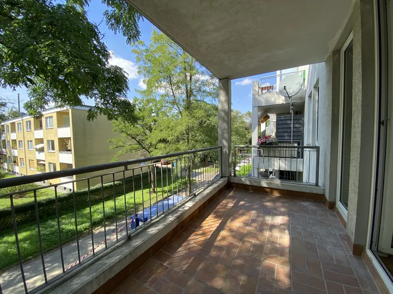 2 Zimmerwohnung mit Balkon, Einbauküche und Wannenbad — photo 1